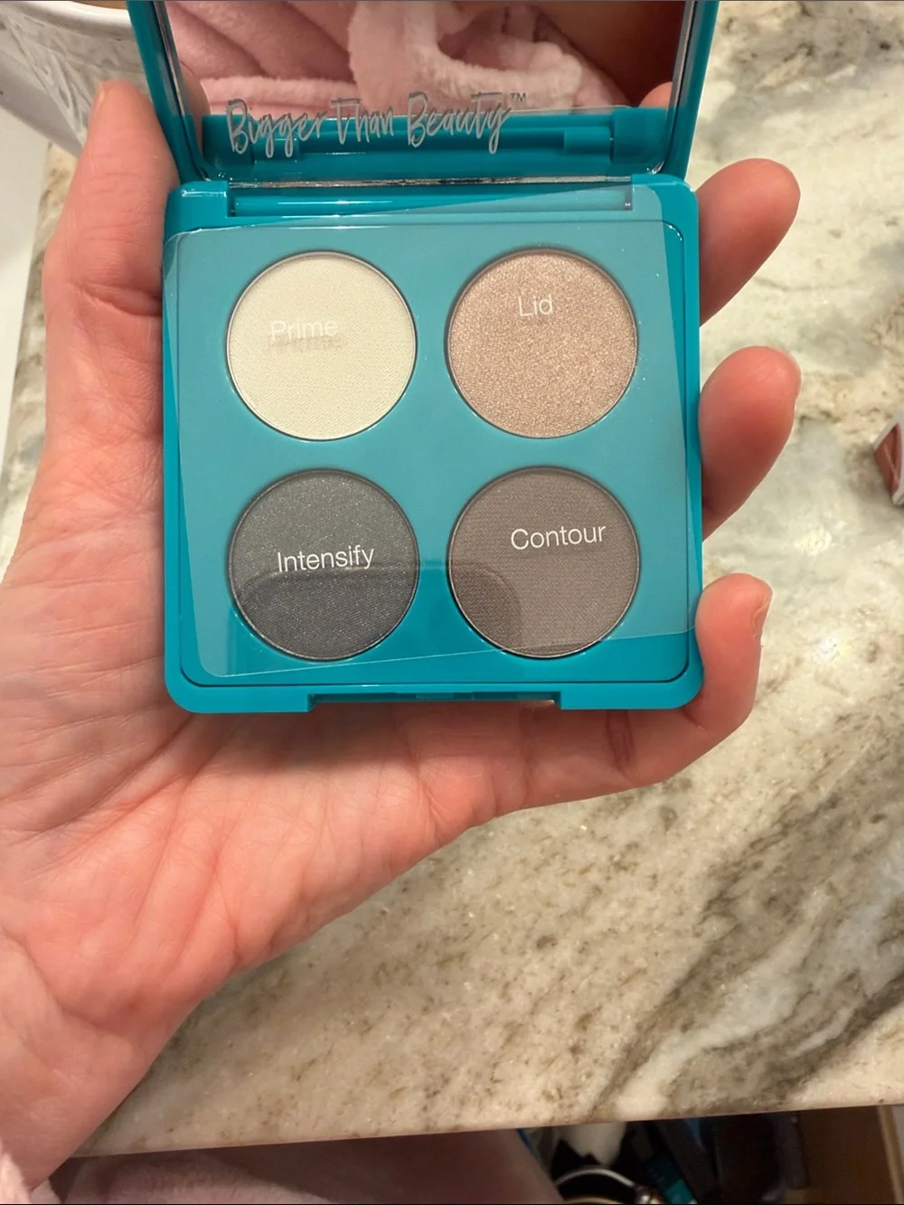 New in Box Thrive Causemetics Focus Eyeshadow Palette No. 2 Shimmer to matte